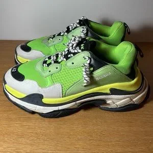 Balenciaga | Shoes | Balenciaga Triple S Lime Green Size 9  display picture 3